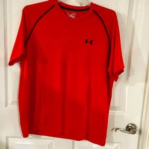 Under Armour Dri-fit material loose fitting shirt in dark orange